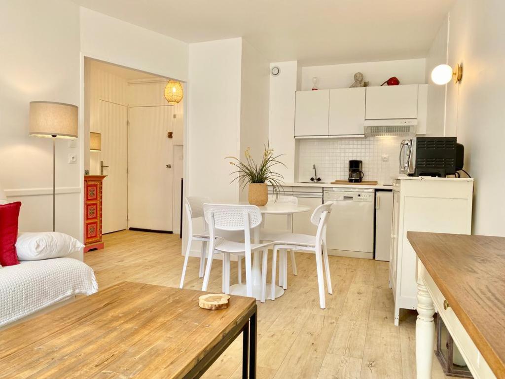 Appartement Elegant Avec Vue Sur Le Port Сен-Мартен-де-Ре Экстерьер фото